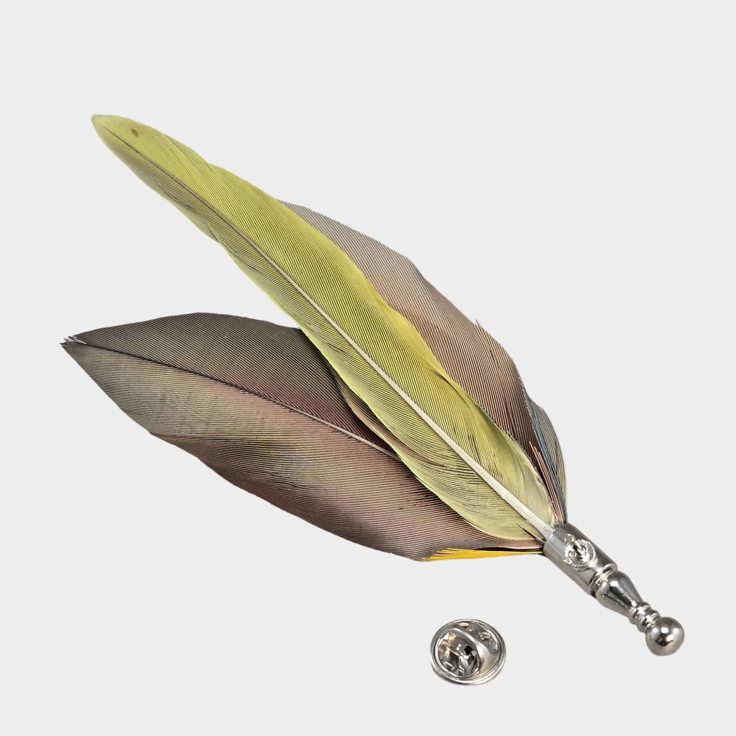 Parrot feathers hat pin